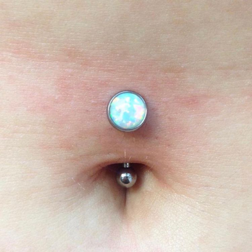 Navel Flotante con Opalo Balnco Nuclear de 6mm